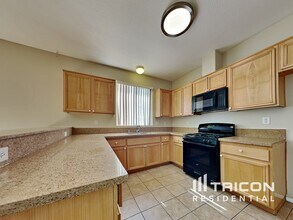 752 Pino Ave in Lancaster, CA - Building Photo - Building Photo