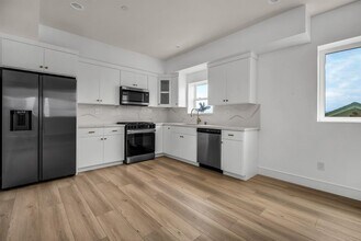 4073 Saturn St in Los Angeles, CA - Building Photo - Building Photo