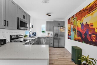 274 NW 43rd St in Miami, FL - Building Photo - Building Photo