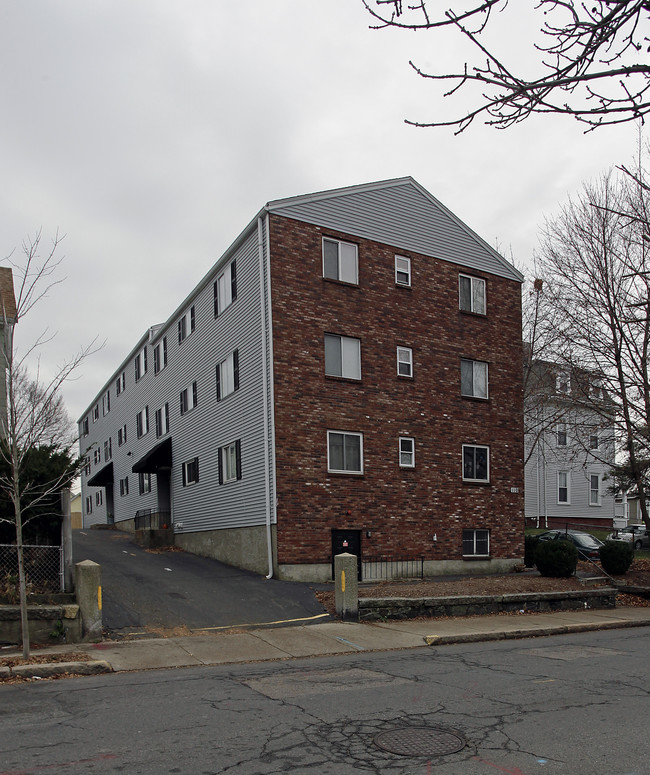 110 Pearl St in Somerville, MA - Building Photo - Building Photo