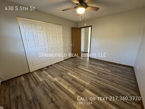 430 S 5th St in Auburn, IL - Building Photo - Building Photo