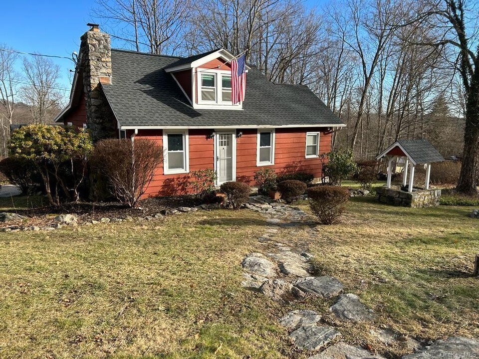 3 Elm Rd in Mahopac, NY - Building Photo