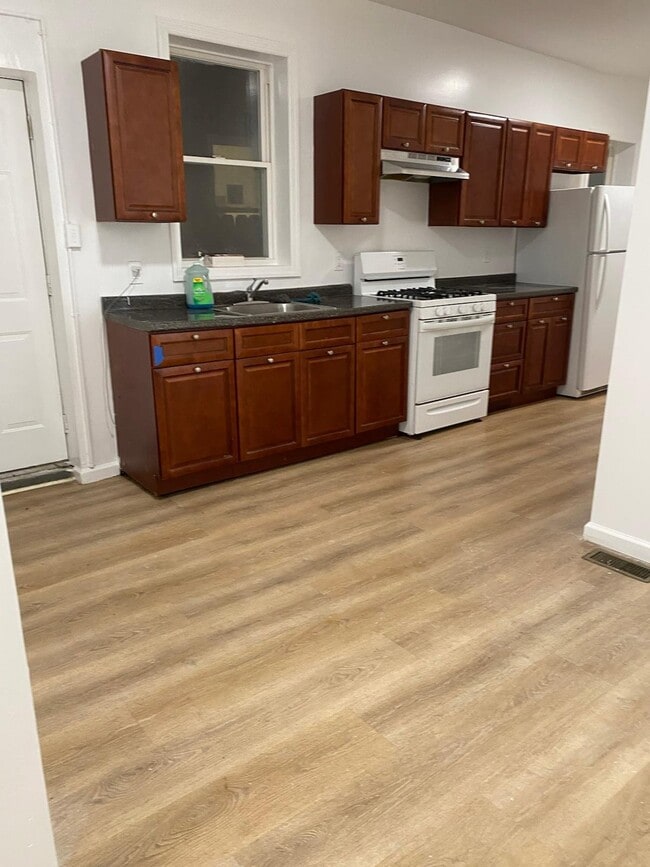 244 E Hanover St, Unit 1