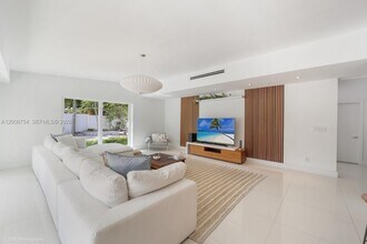 1641 Tigertail Ave in Miami, FL - Building Photo - Building Photo