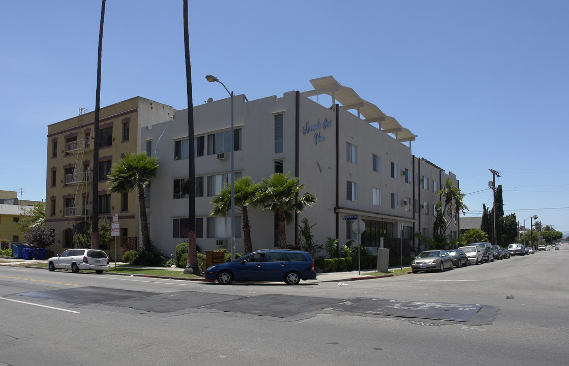 Normandie First Plaza in Los Angeles, CA - Foto de edificio