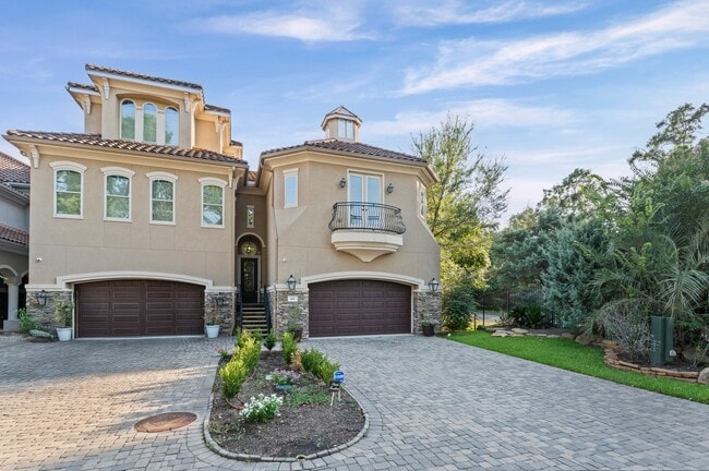 102 La Vie Dr