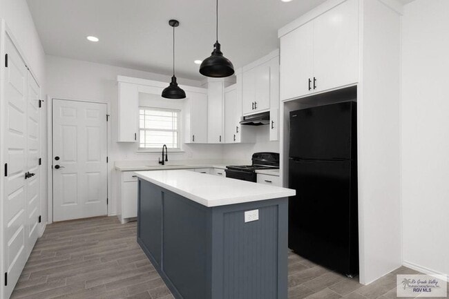 405 Lion's Villa Ave in La Feria, TX - Foto de edificio - Building Photo