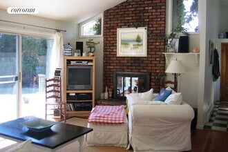 176 Bluff Rd in Amagansett, NY - Building Photo - Building Photo