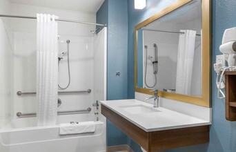 Extended Stay America Boston - Saugus in Saugus, MA - Building Photo - Building Photo