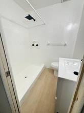 2035 NW 26th St in Miami, FL - Foto de edificio - Building Photo