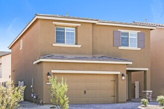 1717 Desert Path Ave in North Las Vegas, NV - Building Photo - Building Photo