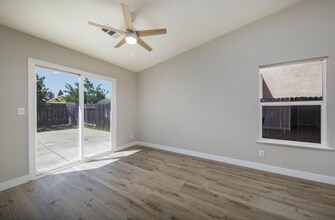 210 Cordova Ln in Stockton, CA - Building Photo - Building Photo