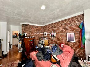 516 Harvard St, Unit 3 in Brookline, MA - Foto de edificio - Building Photo