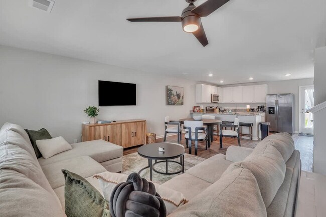 315 Dogwood Cir in Savannah, GA - Building Photo - Building Photo