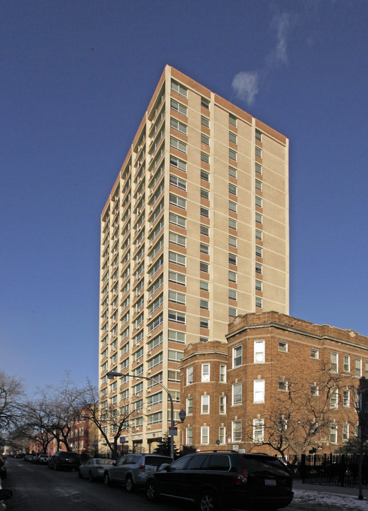 Sunnyside Apartments in Chicago, IL - Foto de edificio