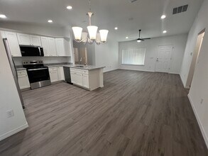 10 Malauka Pass Way in Ocklawaha, FL - Building Photo - Building Photo