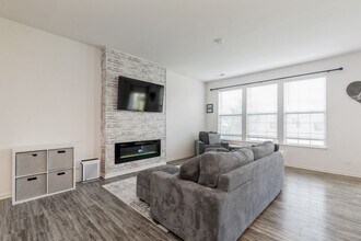1226 Draper Rd in McHenry, IL - Building Photo - Building Photo