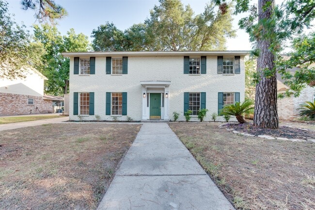 5019 Oak Shadows Dr in Houston, TX - Foto de edificio - Building Photo