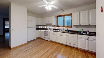 306 Fellsway W, Unit 1 in Medford, MA - Building Photo