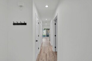 5028 Halwell Dr in Virginia Beach, VA - Building Photo