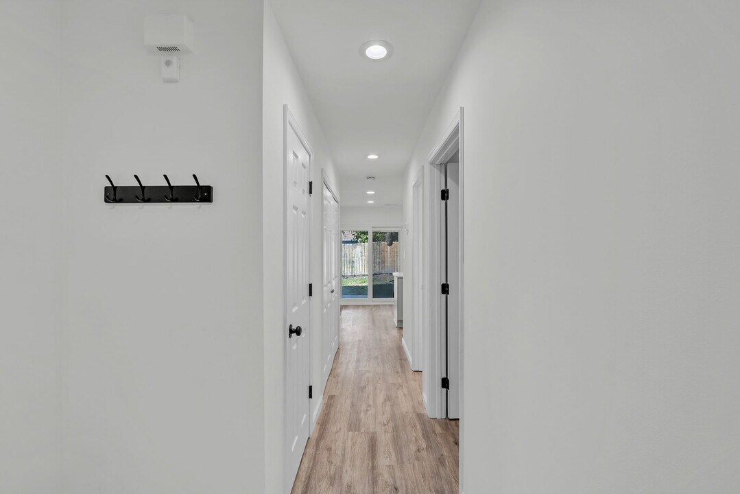 5028 Halwell Dr in Virginia Beach, VA - Building Photo