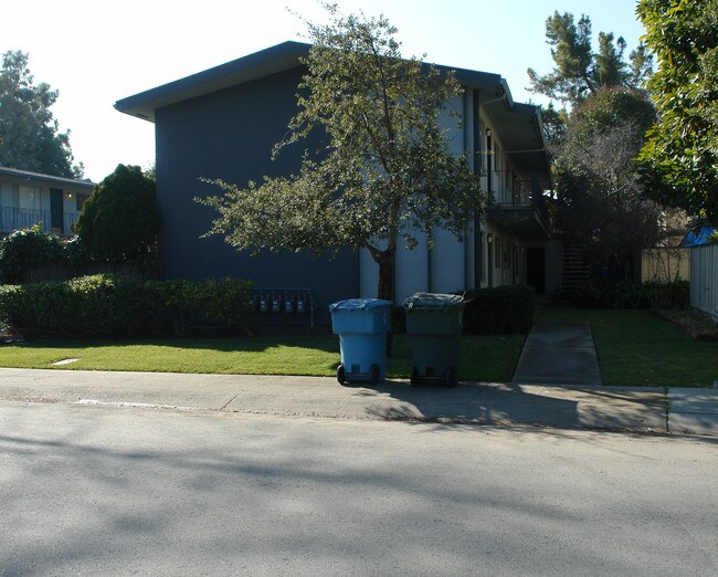 4180 Byron St in Palo Alto, CA - Foto de edificio - Building Photo