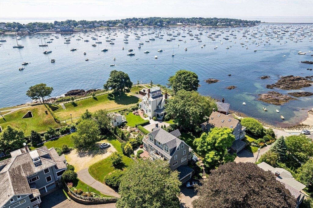 5 Fort Sewall Ln in Marblehead, MA - Building Photo