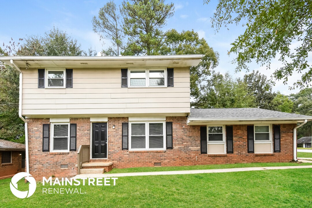 4176 Colony E Dr in Stone Mountain, GA - Building Photo