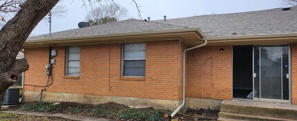 806 British Blvd in Grand Prairie, TX - Building Photo - Building Photo