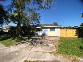 768 Lunar Lake Cir in Cocoa, FL - Building Photo
