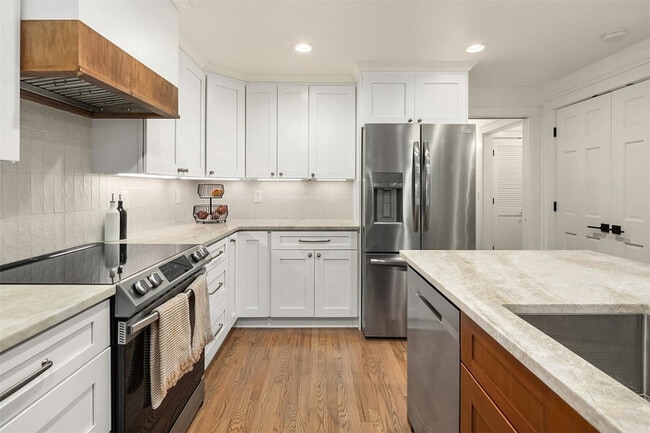 13432 123rd Ave NE in Kirkland, WA - Building Photo - Building Photo