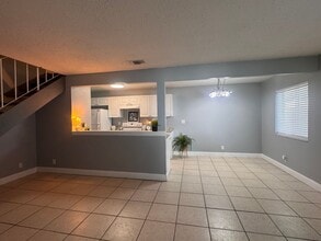 824 E Tiffany Dr in West Palm Beach, FL - Building Photo - Building Photo