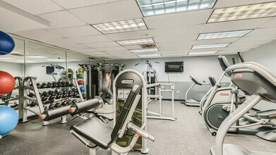 6030 N Sheridan Rd, Unit 1904 in Chicago, IL - Foto de edificio - Building Photo