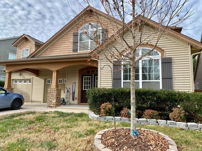 property at 13017 Reunion St