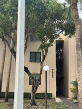 10865 SW 112th Ave in Miami, FL - Building Photo - Building Photo