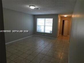 3760 Coral Springs Dr in Coral Springs, FL - Building Photo - Building Photo