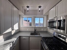 7556 Byron Pl in Clayton, MO - Building Photo