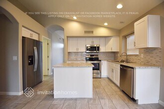 16005 W Latham St in Goodyear, AZ - Foto de edificio - Building Photo