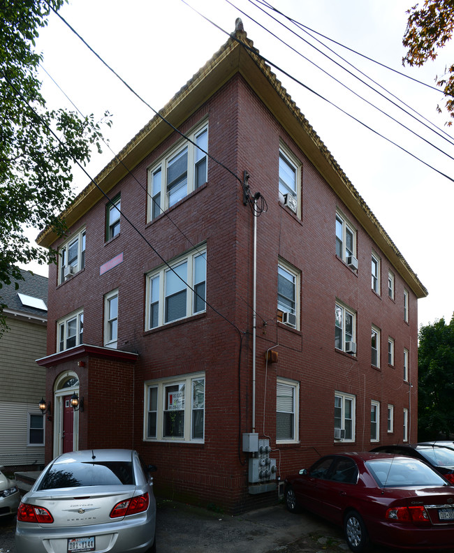 64 Eaton St in Providence, RI - Foto de edificio - Building Photo