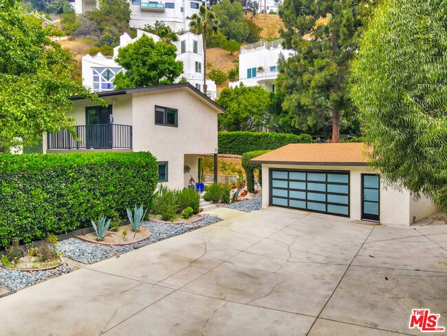 property at 3906 Alta Mesa Dr