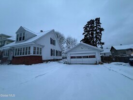 4 Yale St in Schenectady, NY - Building Photo
