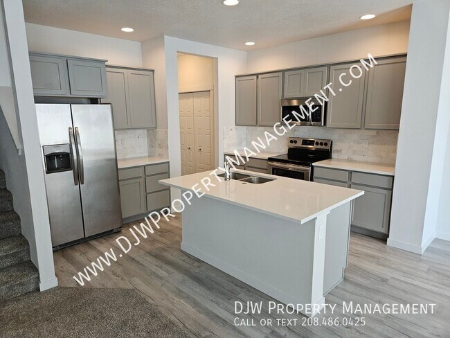 161 S Iceberg Lake Ave in Meridian, ID - Foto de edificio - Building Photo