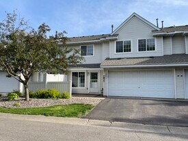 7832 Harvest Lane in Chanhassen, MN - Building Photo