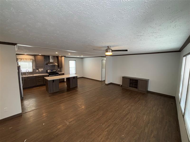 62 Eisenhower St in West Branch, IA - Building Photo