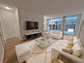 11936 Darlington Ave in Los Angeles, CA - Building Photo