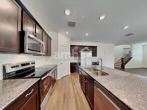 5921 W Larkspur Dr in Glendale, AZ - Building Photo - Building Photo