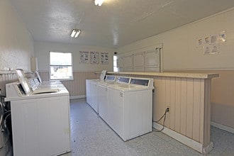 Las Palmas in Arlington, TX - Foto de edificio - Interior Photo