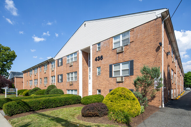 Lincoln Gardens in Orange, NJ - Building Photo - Building Photo