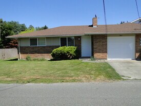 803 9th St NW, Unit 803 in Puyallup, WA - Building Photo