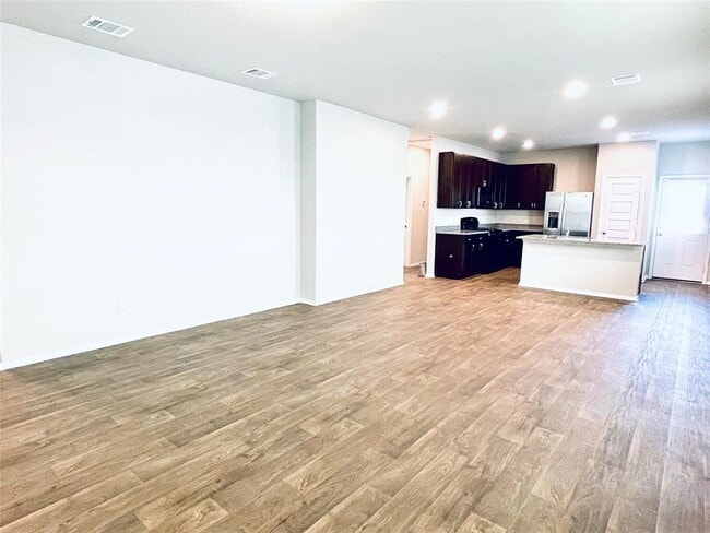 117 Huckleberry Ln in Elgin, TX - Foto de edificio - Building Photo